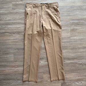 Roundtree & Yorke Men’s Classic Performance Comfort Pants Beige Khaki Size 34x32